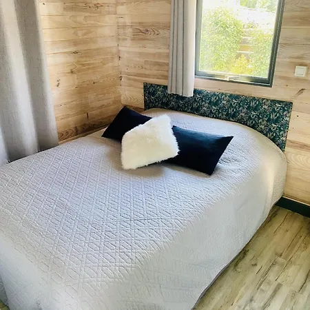 Chalet Atypique Au Calme Avec Emplacement Idéal Soubise